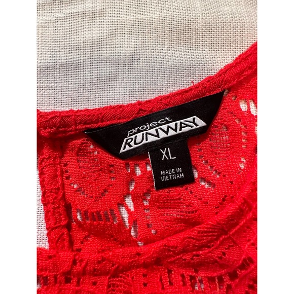 Project Runway Red Crochet top cold shoulder-XL - Picture 3 of 12